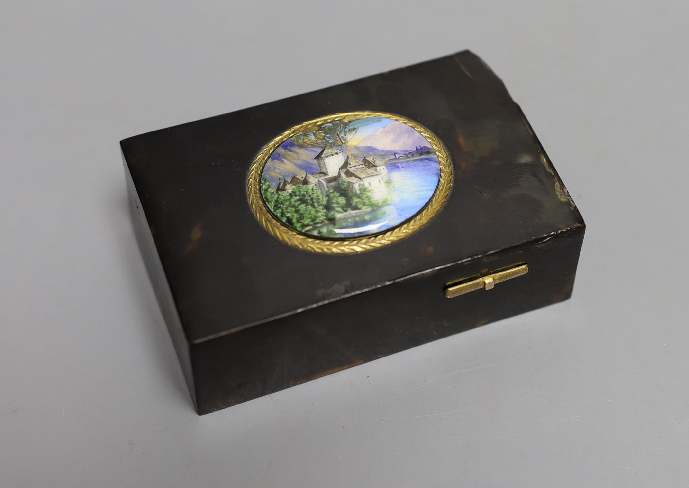 An early 19th century continental automaton music box with winding key - 9.5cm long